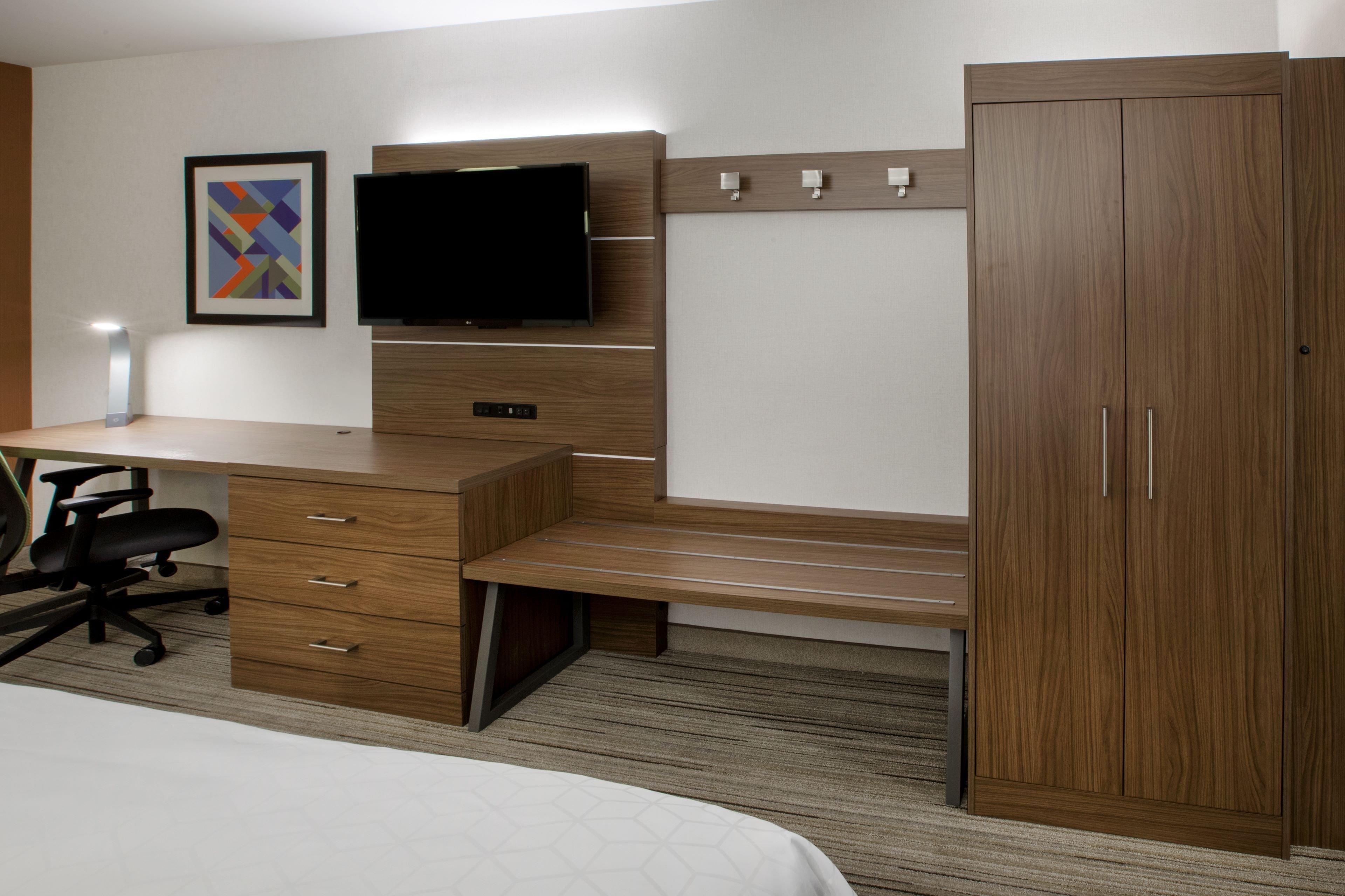Holiday Inn Express & Suites - Redding By Ihg Exterior foto