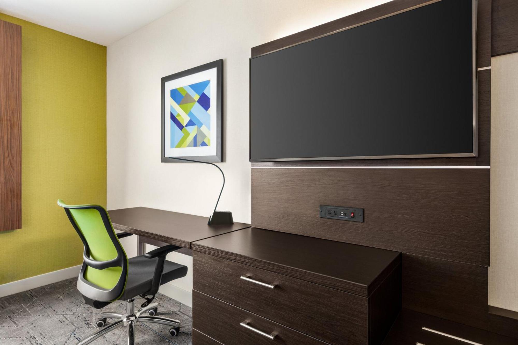 Holiday Inn Express & Suites - Redding By Ihg Exterior foto